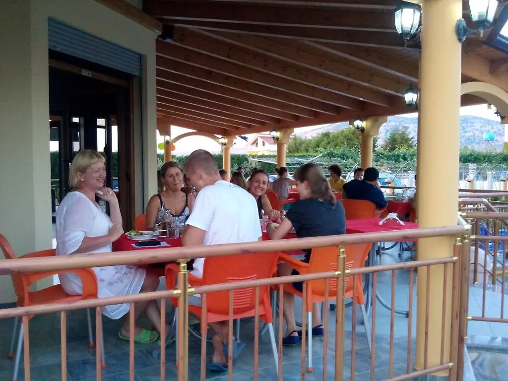 Hotel Restaurant Globi Velipojë ألبانيا